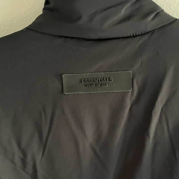 NWT Fear of God Essentials Puffer Jacket - Picture 3 of 5